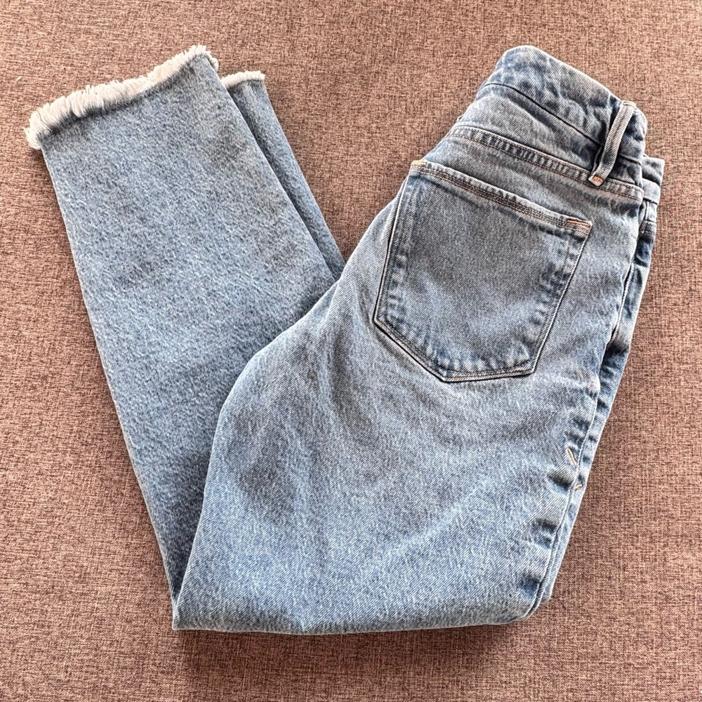 Good American Good Girlfriend Straight Leg Jeans Frayed Size 0/25 - Picture 7 of 7
